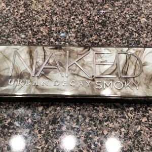 Urban Decay Smoky Eye.